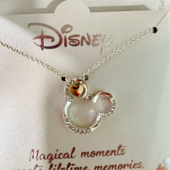 Disney Mickey Mouse “Magical Moments” pendant necklace. New in Box with tags - Picture 4 of 8